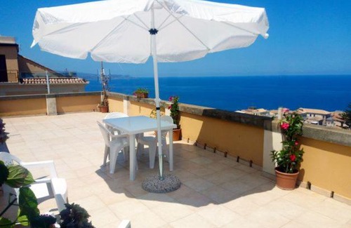 Pizzo Apartment | Pet-Friendly Retreat at Il Terrazzo su Pizzo - 10/10 Reviews
