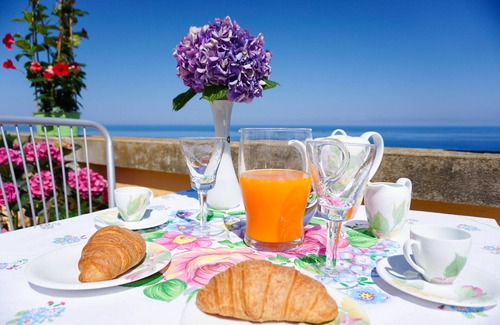 Pizzo Apartment | Scenic Il Terrazzo su Pizzo: Sea View Apartment Escape