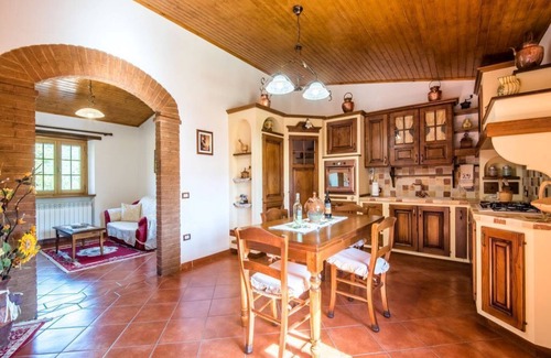 Cortona Apartment | Discover Il Toppello Holiday Home: Family-Friendly Retreat