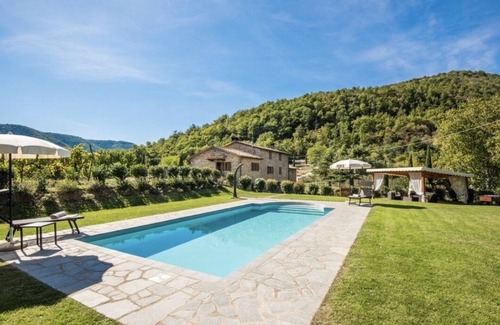 Cortona Apartment | Discover Il Toppello Holiday Home: Family-Friendly Retreat