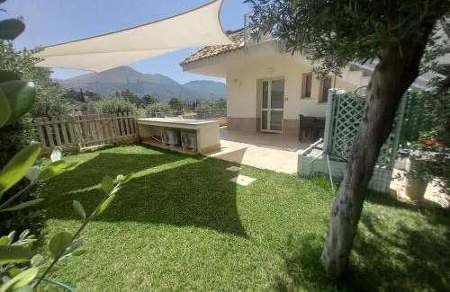 Capaci Apartment | Il Tramonto: Oceanfront Retreat with 9.3/10 Guest Ratings