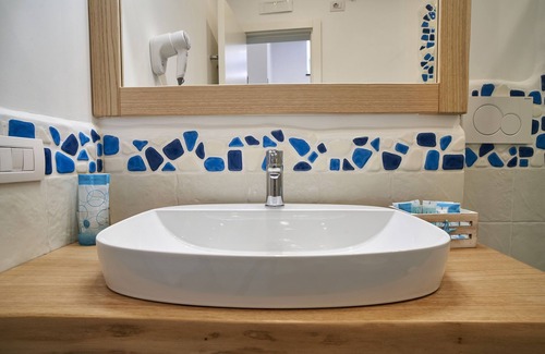 Anacapri House | Exceptional iltruciolobbsuite: Family-Friendly Dining & Fun
