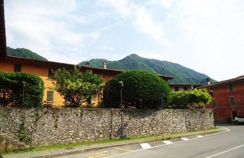 Crone House | Discover Il Vaticano del Lago d'Idro: Pet-Friendly Retreat