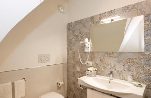 Pezze di Greco Bed & Breakfast | Oceanfront Bliss at Il Vecchio Frantoio, 4-Star Gem