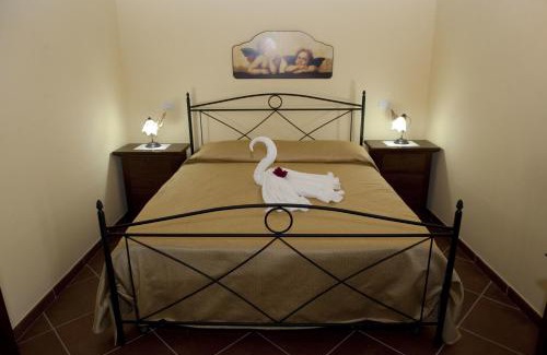 Stella Cilento House | Discover Il Vecchio Frantoio: Pool & Breakfast Included!
