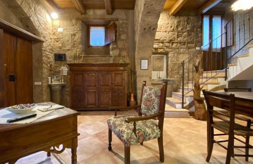 Civita di Bagnoregio Apartment | Child-Friendly Retreat at Il Vento e la Ginestra - Guest Rated 9.7