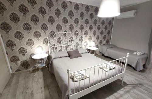 Frascineto Bed & Breakfast | Discover Il Vicoletto: Pet-Friendly Haven with Breakfast