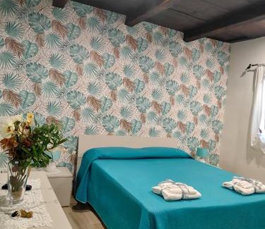 Frascineto Bed & Breakfast | Discover Il Vicoletto: Pet-Friendly Haven with Breakfast