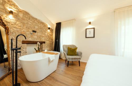 Gardola Apartment | Top-Rated Il Vicolo Suite Apartments with Roof Terrace