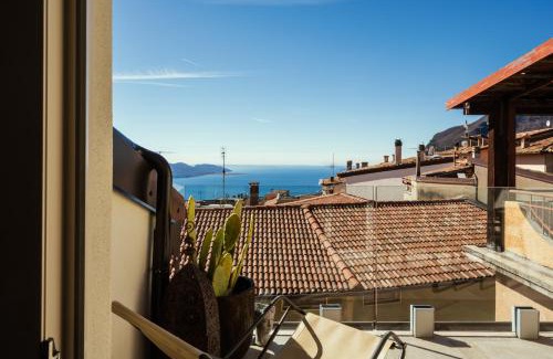 Gardola Apartment | Top-Rated Il Vicolo Suite Apartments with Roof Terrace
