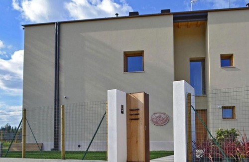 San Benedetto di Lugana Bed & Breakfast | Exceptional Stay at B&B Il Vigneto with Pool & Kitchen