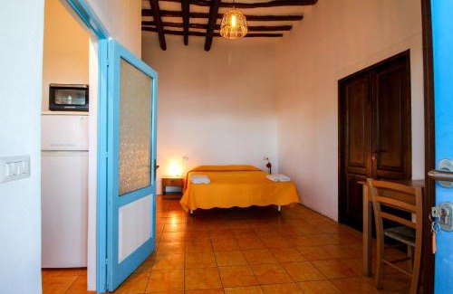 San Vincenzo House | Inviting Il Vulcano a Piedi: Ocean View & Family Focused