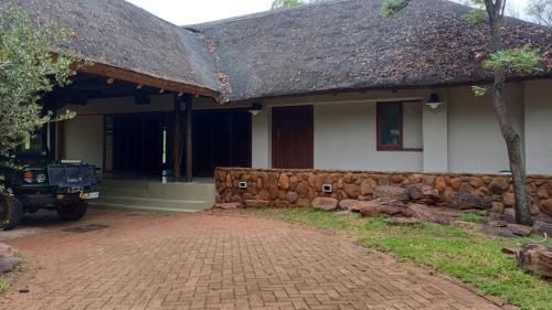 Vaalwater Hotel | Ilanga Safari Lodge - Welgevonden Game Reserve