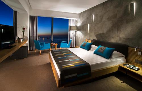 Kusadasi City Centre Hotel | Experience Ilayda Avantgarde Hotel: Oceanfront & Guest Rated 9/10