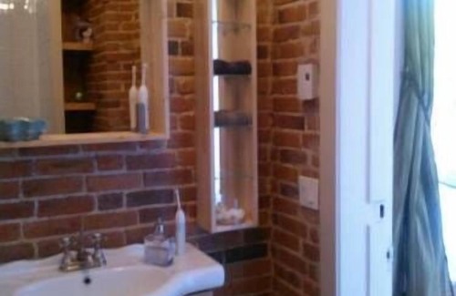 Sherbrooke Bed & Breakfast | Relax at Ile De Garde B&B: Guest Rated 9.4/10 with Spa