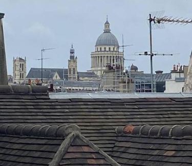 Les Iles Apartment | Discover Ile Saint Louis: A Hidden Gem in the City
