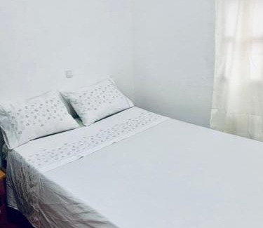 Caue Ilheu Das Rolas House | Inviting Ilhéu Castle: Oceanfront Retreat with Pet-Friendly Amenities