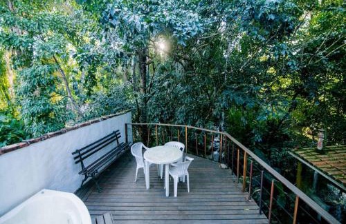 Costa Bela House | Cozy Ilha House Suítes: Family-Friendly with Breakfast Included