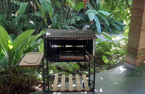 Centro Comercial House | Discover Ilhabela Praia do Perequê: May Getaway Awaits
