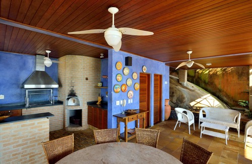 Armacao House | Ilhabela: Breathtaking Sea View with Top-Notch Amenities