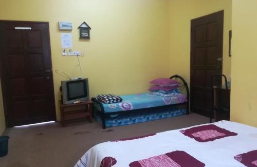 Kota Bharu House | Comfortable ILHAMVILLA GUEST HOUSE: Pet & Child Friendly Stay