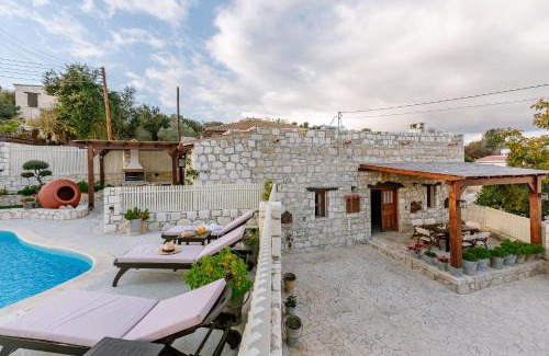 Kallepia House | Discover Iliada's Traditional Stone House: 10/10 Guest Rated
