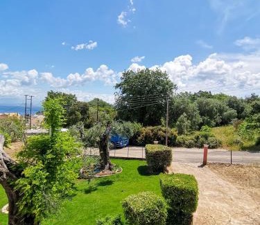 Dassia Apartment | Oceanfront Ilias Apartments in Dassia - Highly Rated Stay