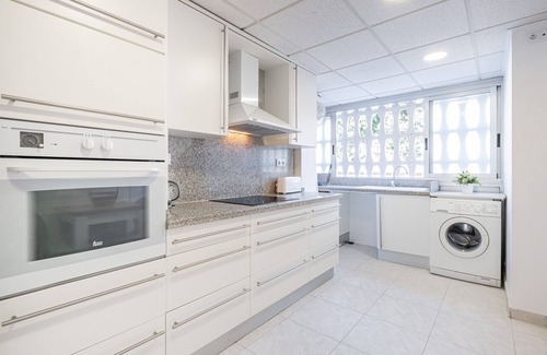 Benidorm Centro Apartment | Beautiful Ilice 1-D Apartment Steps from Levante Beach