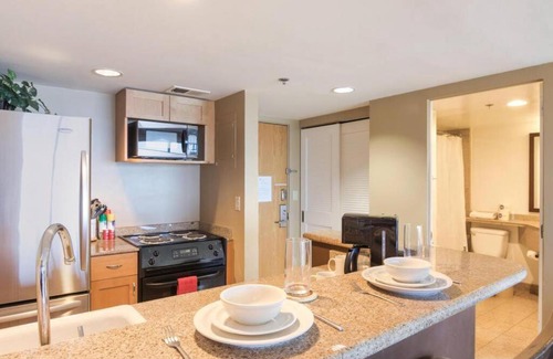 Waikiki House | Ilikai Apt 2106 - Studio with Ocean & Harbor Views