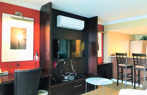 Waikiki House | Ilikai Apt 2106 - Studio with Ocean & Harbor Views