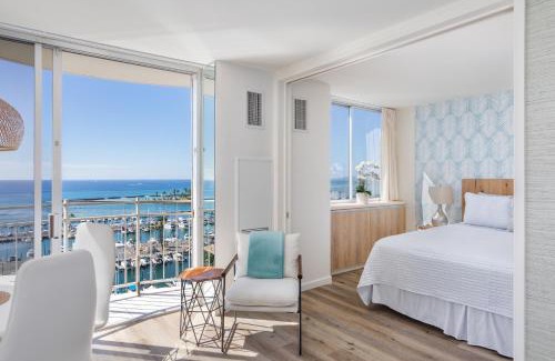 Waikiki Apartment | Oceanfront Escape: Ilikai Collection Corner Condo Awaits