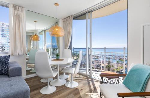 Waikiki Apartment | Oceanfront Escape: Ilikai Collection Corner Condo Awaits