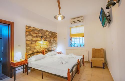 Skala Kallirachis Apartment | Oceanfront Ilioni Studios: Breakfast & Family-Friendly Stays