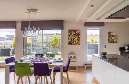 Saint-Helier Apartment | ILANKA: Family-Friendly 3-Bedroom Apartment Near Train Station