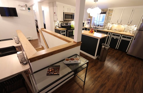 Cambridge Bay Bed & Breakfast | Illu B&B: Guest Rated 10/10 with Breakfast & Family Options