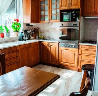 Balatonfured House | Pet-Friendly Retreat at Illyés Vendégház - Rated 9/10!