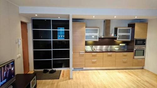 Kalamaja Apartment | Ilmarine Apartment: Oceanfront Escape with Pool & Pet Friendly