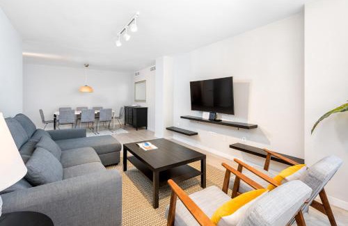 La Malagueta Apartment | Beautiful iloftmalaga Reding: Oceanfront Family Retreat