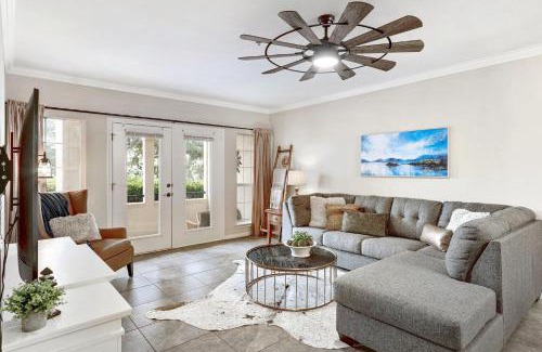 Highland Lake Estates House | Relaxing ILT 2106 Lakeside Haven with Pool & Hot Tub