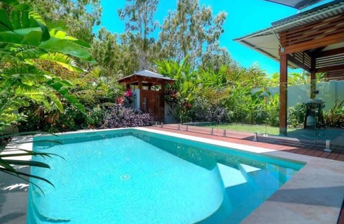 Port Douglas Villa | Modern Accommodation with Ocean View & Private Pool in Port Douglas