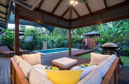 Port Douglas Villa | Modern Accommodation with Ocean View & Private Pool in Port Douglas