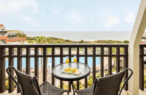 Cabo Roche Hotel | Beautiful Ilunion Calas de Conil: Oceanfront Bliss Awaits