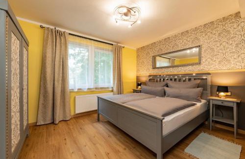 Bad Liebenstein Apartment | Discover Im alten Rathaus: 4-Star Retreat with Top Reviews
