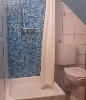 Roth an der Our Apartment | Cozy Im Baumhaus: Pet & Child Friendly Retreat