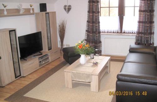 Schashagen Apartment | Idyllic "Im Eichenhof": Pet Friendly Stay Near Grömitz