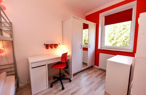 Stickenbuttel Apartment | Discover Family-Friendly Comfort at Appartement IHvD1
