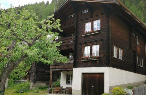 Niederwald House | Child-Friendly Retreat at Im Mättelti - Guest Rated 10/10