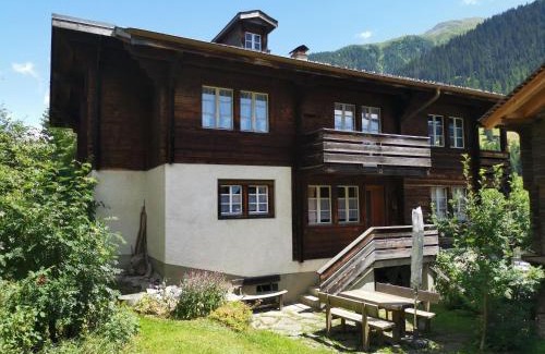 Niederwald House | Child-Friendly Retreat at Im Mättelti - Guest Rated 10/10