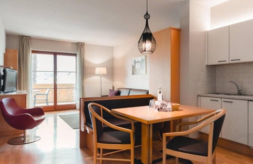 Lana Hotel | Discover Im Tiefenbrunn: 4-Star Hotel with Ocean View & Spa