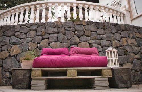 Ettringen Apartment | Vulkanland Retreat for Up to 6 Guests with Hot Tub